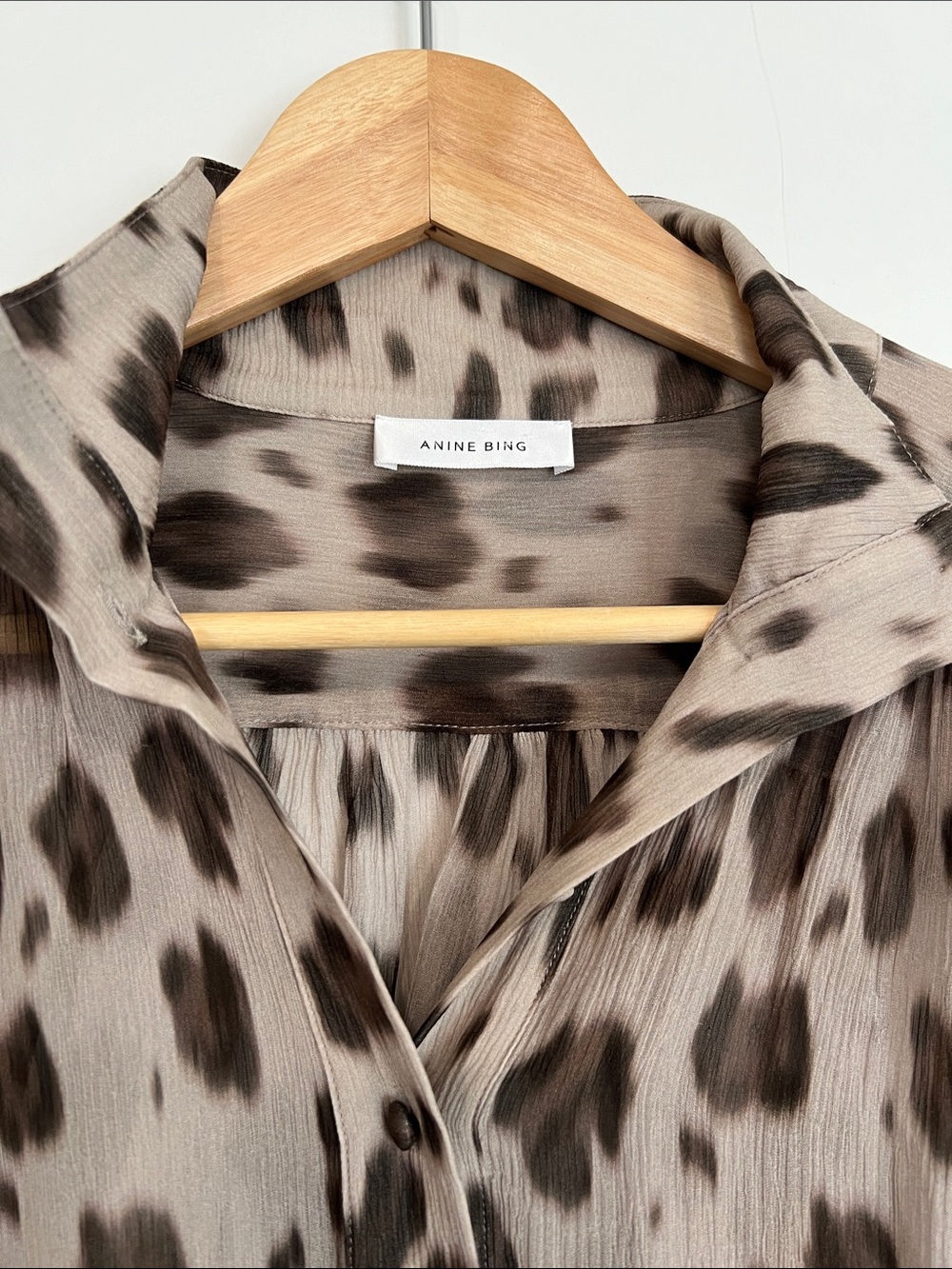 Anine Bing Kacey Silk Leopard Print Blouse Size Medium - Picture 4 of 16